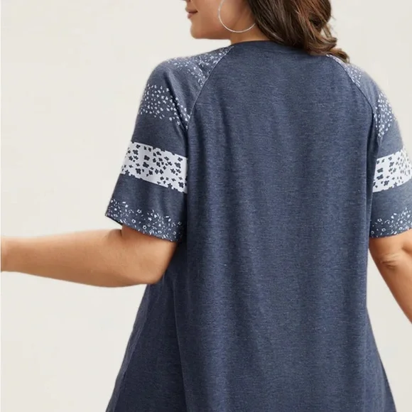 BloomChic Blue Ditsy Floral Colorblock Contrast Raglan Sleeve - Picture 6 of 6